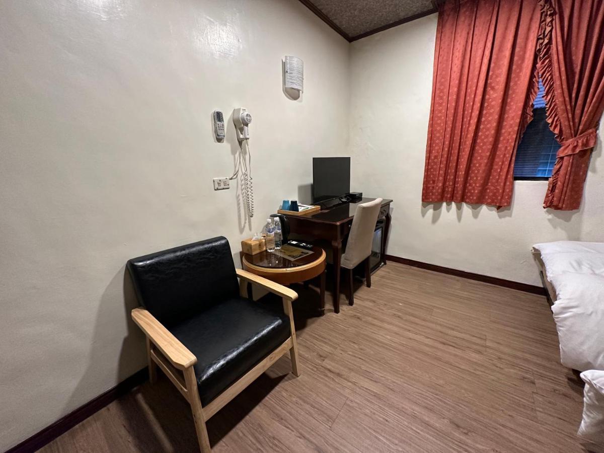 Ming Ren Hotspring Hotel Джиаоси Екстериор снимка