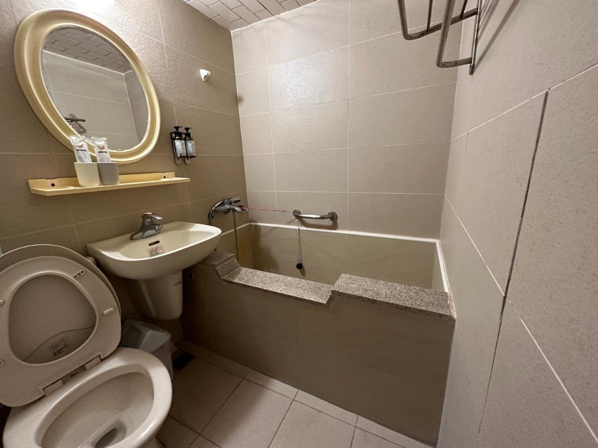 Ming Ren Hotspring Hotel Джиаоси Екстериор снимка