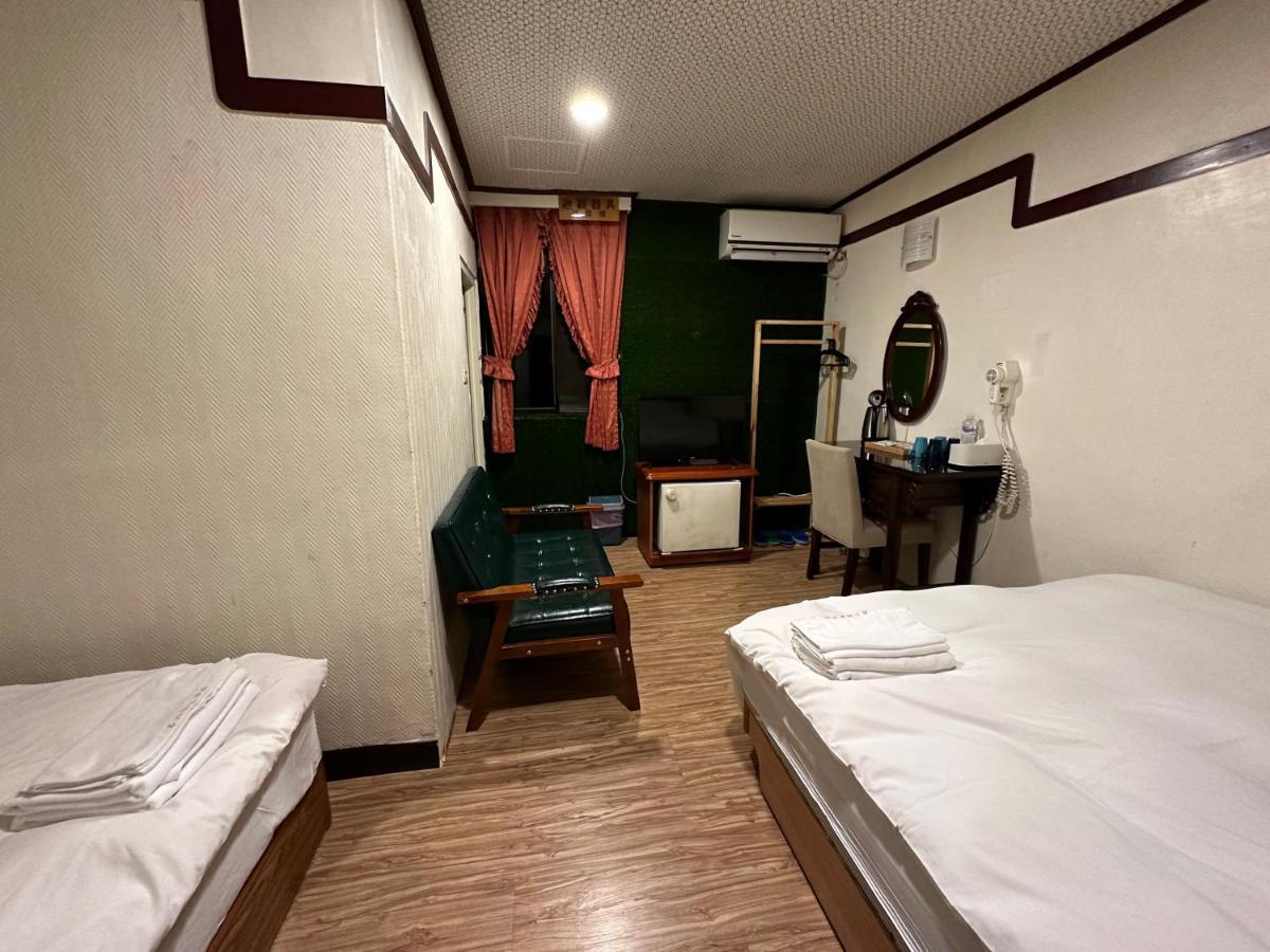 Ming Ren Hotspring Hotel Джиаоси Екстериор снимка